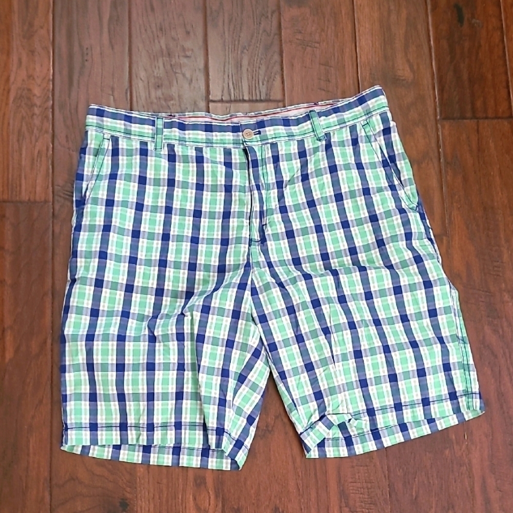Izod Saltwater men's blue & green plaid flat front shorts size 38